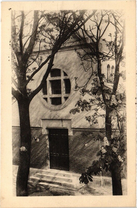 Carte postale ancienne Neuilly Petit College Facade de la Chapelle