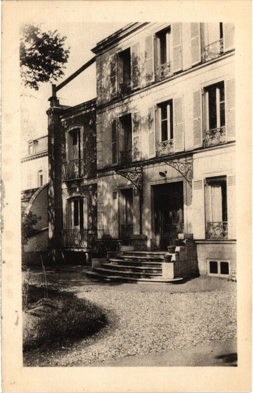 Carte postale ancienne Neuilly Petit College Entree
