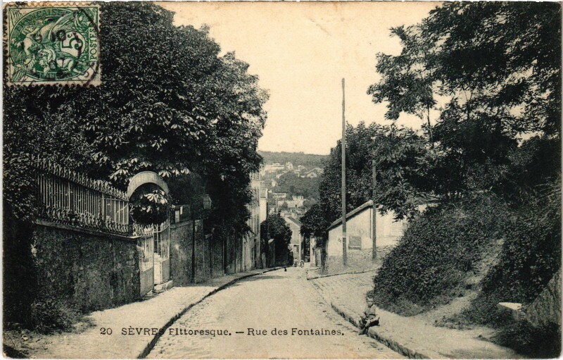 Carte postale ancienne Sevres Rue des Fontaines