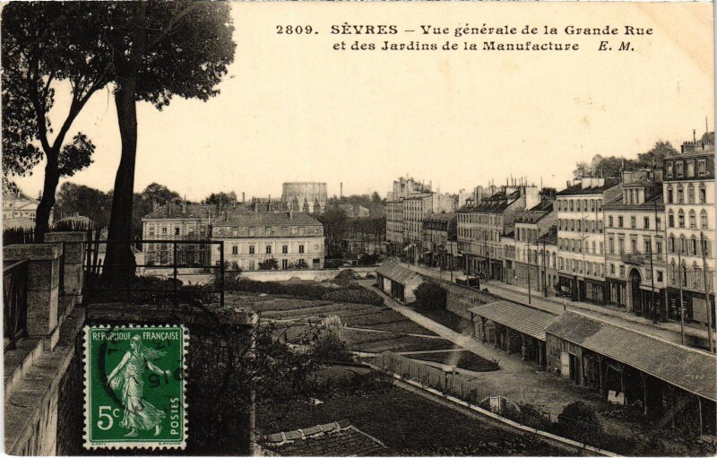 Carte postale ancienne Sevres vue generale de la Grande Rue