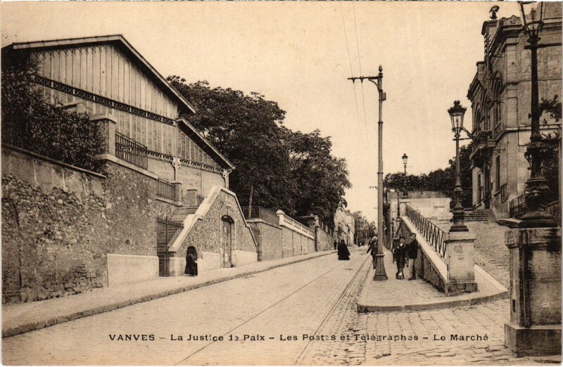 Carte postale ancienne Vanves Justice de Paix Les Postes et Telegraphes à Vanves