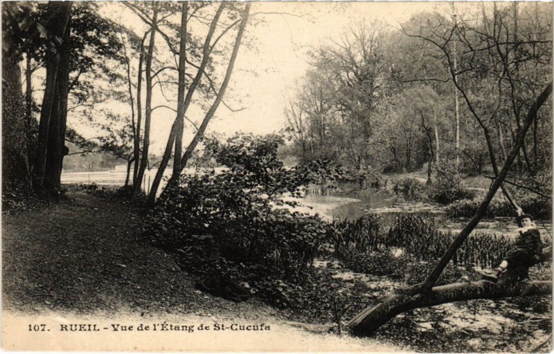 Carte postale ancienne Rueil-Malmaison Vue de l'Etang de Saint-Cucufa à Rueil-Malmaison