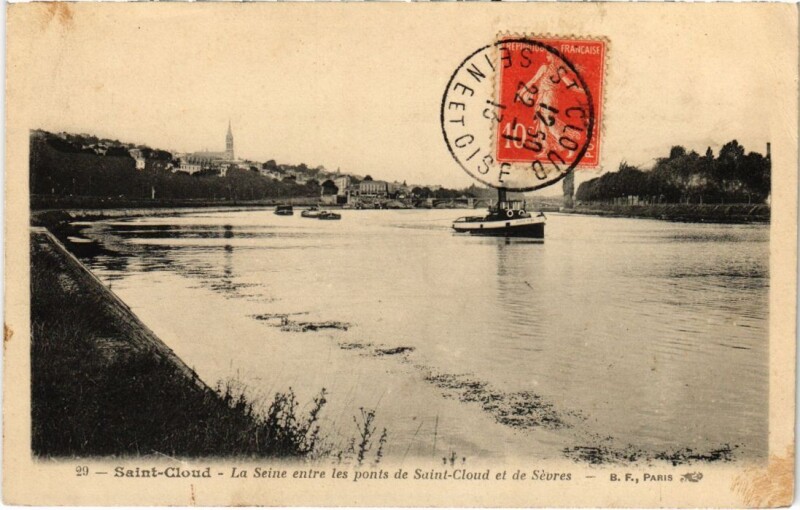 Carte postale ancienne Saint-Cloud La Seine Entre les Ponts de Saint-Cloud et de Sevres à Saint-Cloud