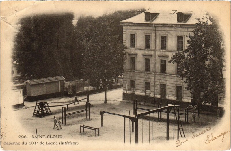 Carte postale ancienne Saint-Cloud Caserne du 101. de Ligne - Interieur à Saint-Cloud