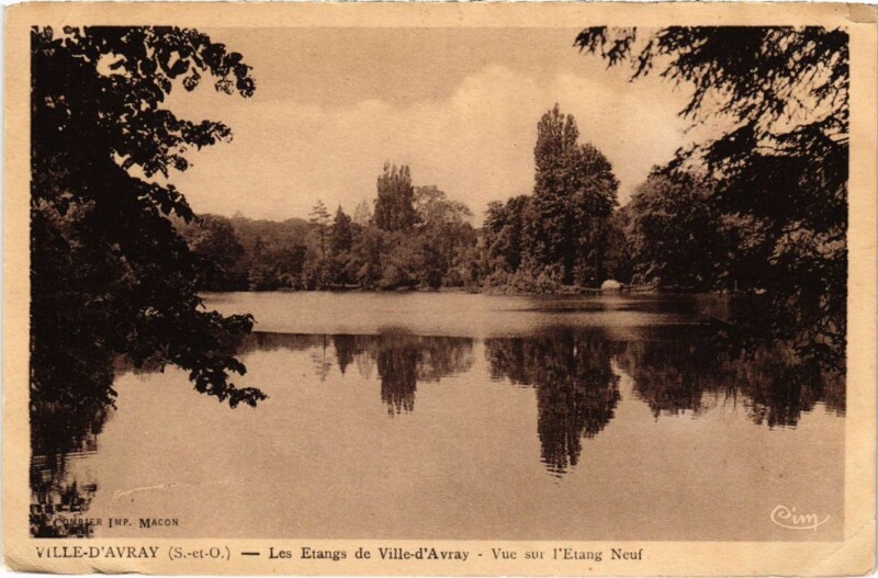 Carte postale ancienne Ville-d'Avray Les Etangs - Vue sur l'Etang Neuf à Ville-d'Avray