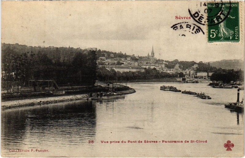 Carte postale ancienne Sevres Vue prise du Pont de Sevres - Panorama de Saint-Cloud à Saint-Cloud