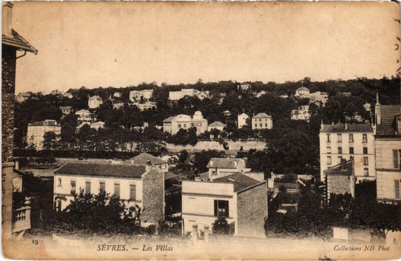 Carte postale ancienne Sevres Les Villas
