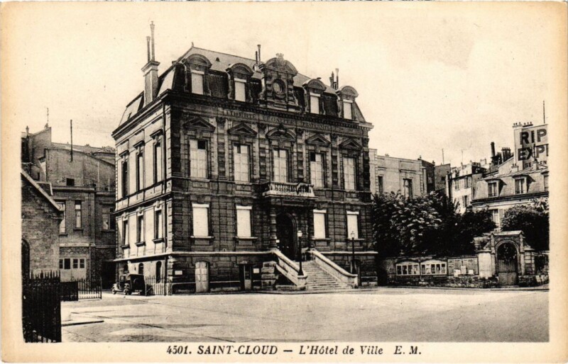 Carte postale ancienne Saint-Cloud L'Hotel de Ville à Saint-Cloud