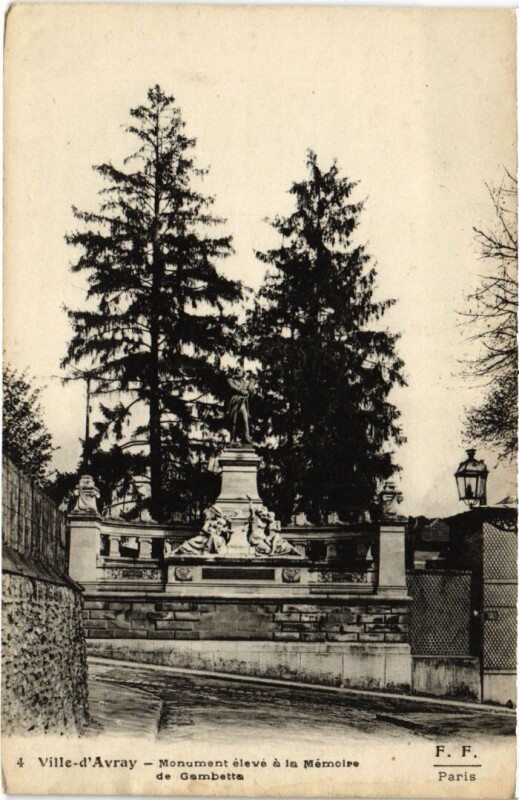 Carte postale ancienne Ville-d'Avray Monument Eleve a la Memoire de Gambetta à Ville-d'Avray
