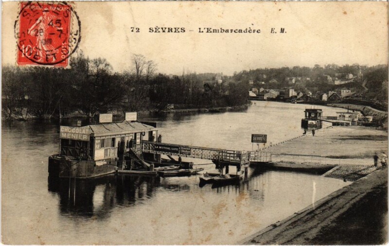 Carte postale ancienne Sevres L'Embarcadere