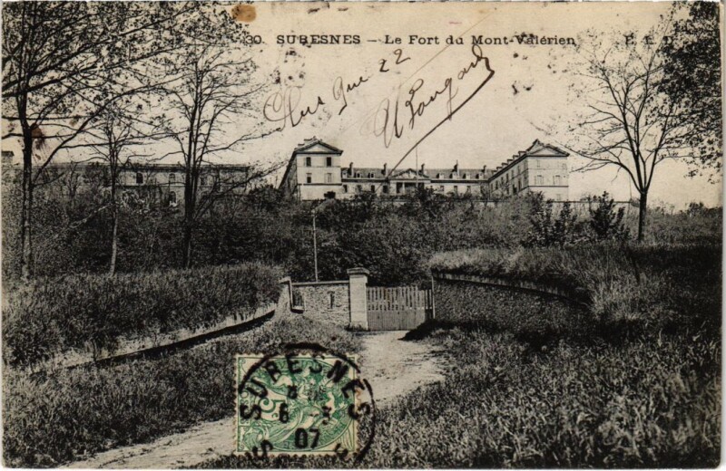 Carte postale ancienne Suresnes Le Fort du Mont-Valerien à Suresnes