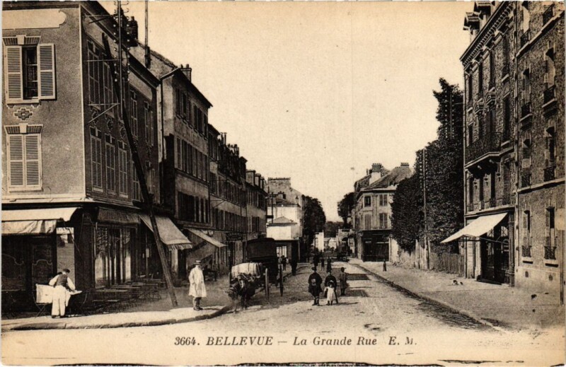 Carte postale ancienne Bellevue La Grande Rue