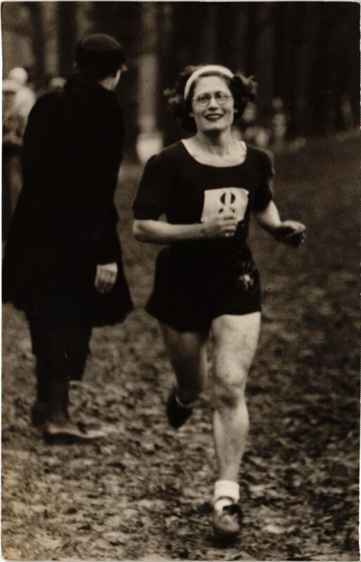 Carte postale ancienne Saint-Cloud Running Race - Photo à Saint-Cloud