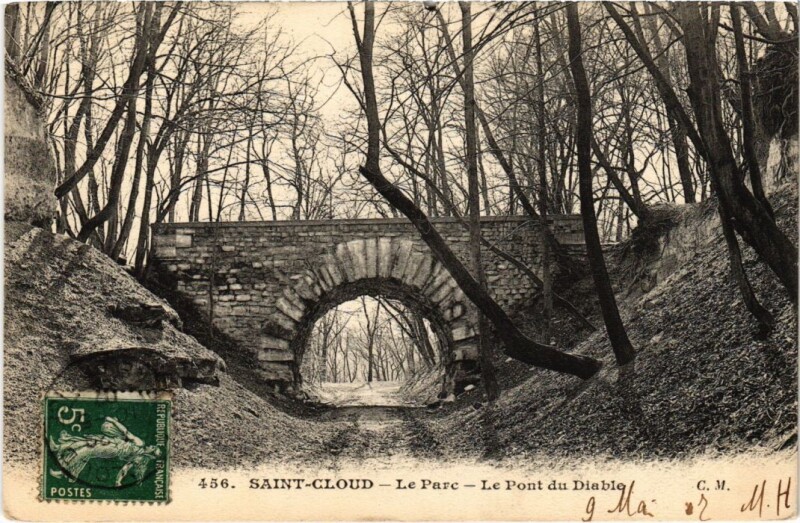 Carte postale ancienne Saint-Cloud Le Parc - Le Pont du Diable à Saint-Cloud