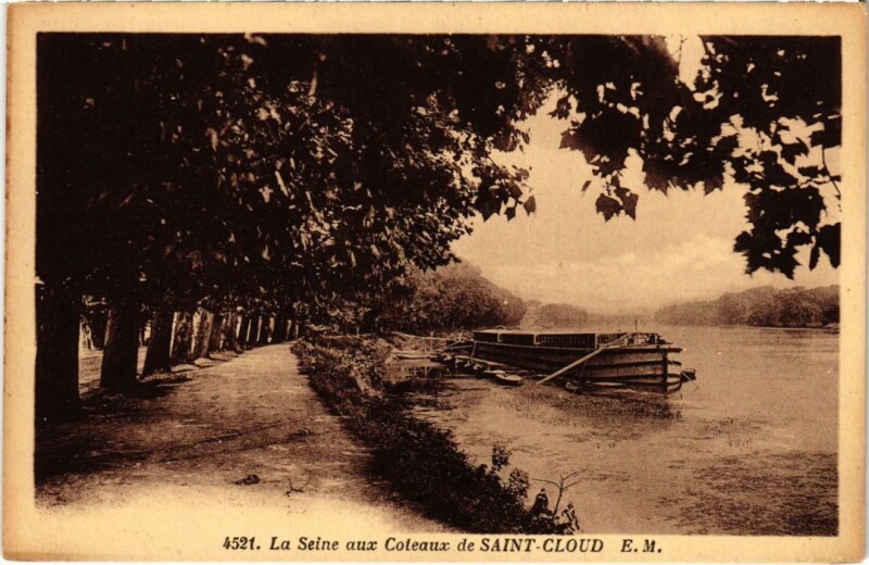 Carte postale ancienne Saint-Cloud La Seine aux Coteaux de saint-Cloud à Saint-Cloud