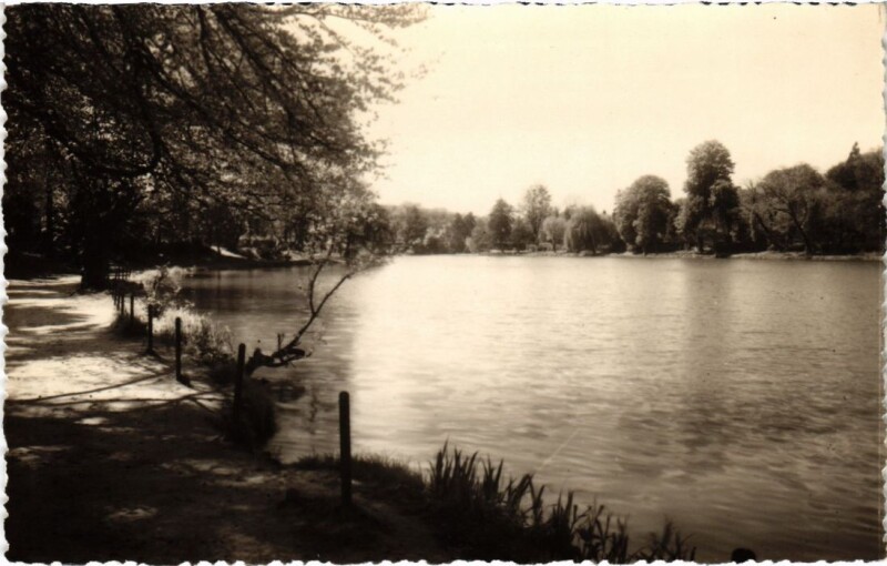 Carte postale ancienne Ville-d'Avray L'Etang de Corot à Ville-d'Avray