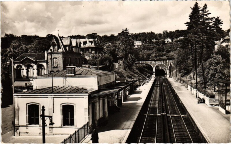 Carte postale ancienne Ville-d'Avray Sevres - Gare à Ville-d'Avray