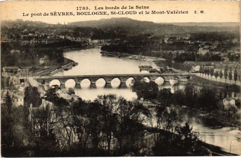Carte postale ancienne Sevres Boulogne Saint-Cloud - Mont-Valerien - Le Pont à Saint-Cloud