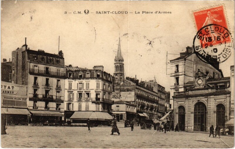Carte postale ancienne Saint-Cloud La Place d'Armes à Saint-Cloud