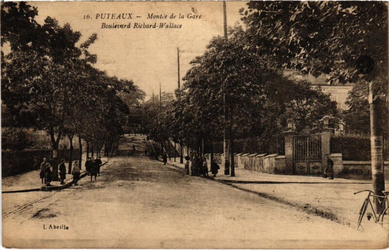Carte postale ancienne Puteaux Montee de la Gare - Boulevard Richard-Wallace à Puteaux