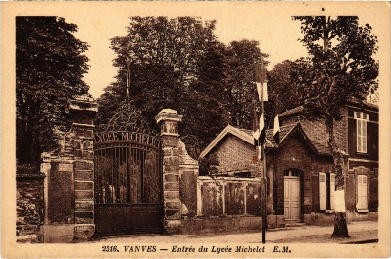 Carte postale ancienne Vanves Entree du Lycee Michelet à Vanves