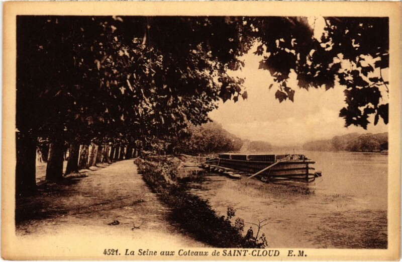 Carte postale ancienne Saint-Cloud La Seine aux Coteaux de Saint-Cloud à Saint-Cloud