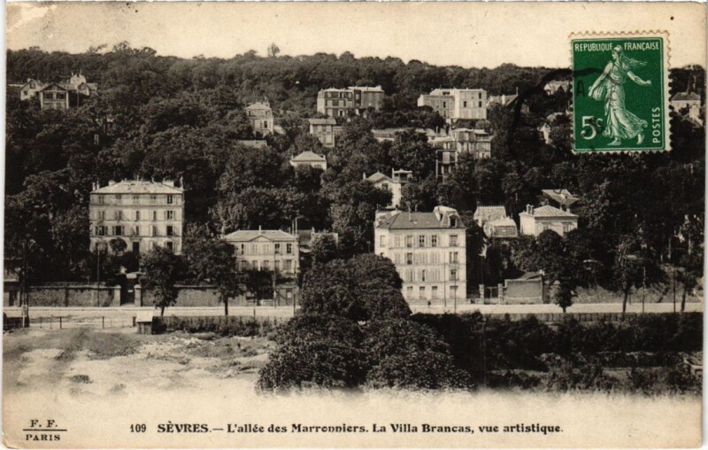 Carte postale ancienne Sevres L'Allee des Marronniers - Villa Brancas