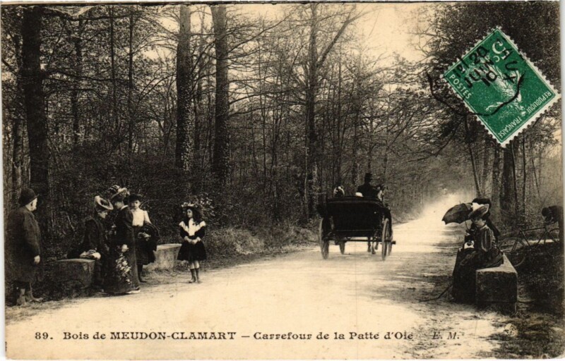 Carte postale ancienne Bois de Meudon-Clamart - Carrefour de la Patte d'Oie à Clamart