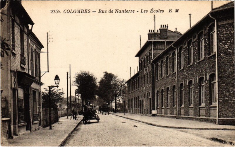 Carte postale ancienne Colombes Rue de Nanterre - Les Ecoles à Colombes