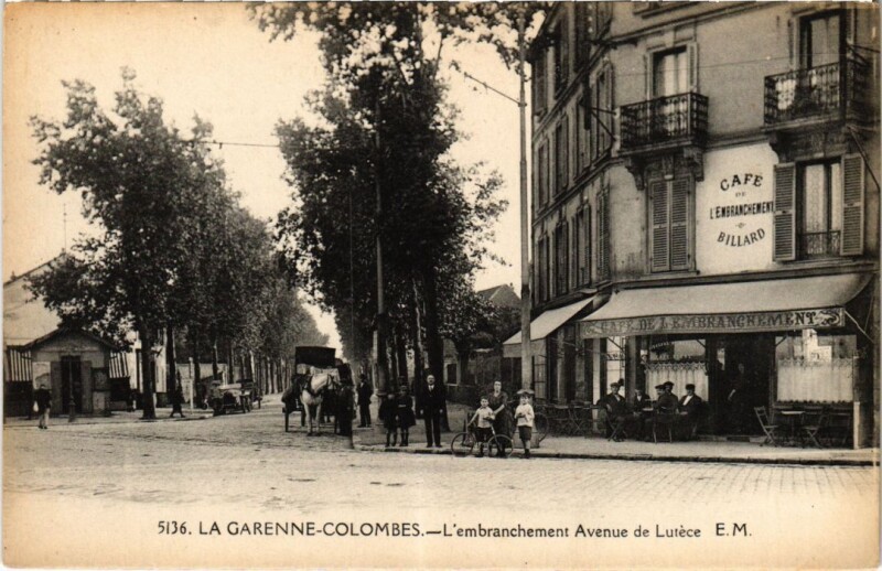 Carte postale ancienne La Garenne-Colombes L'Embranchement Avenue du Lutece à Colombes