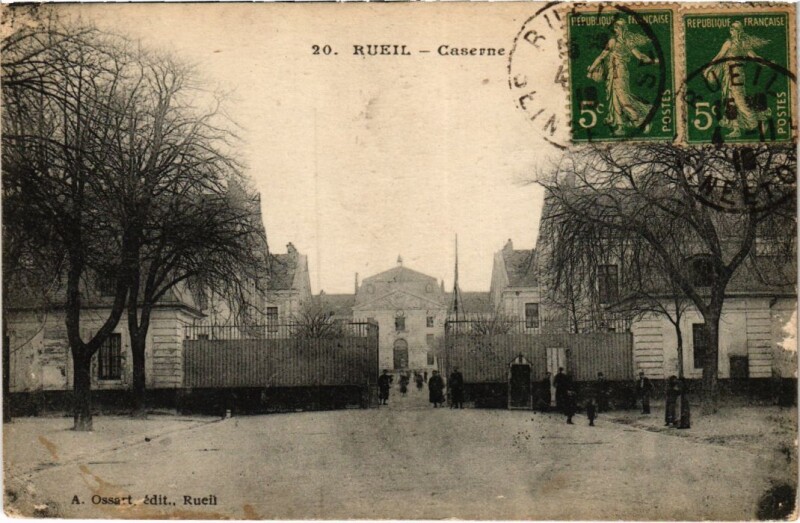 Carte postale ancienne Rueil-Malmaison Caserne à Rueil-Malmaison