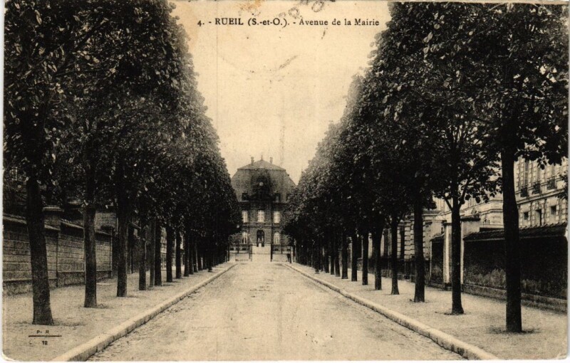 Carte postale ancienne Rueil-Malmaison Avenue de la Mairie à Rueil-Malmaison