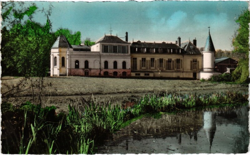 Carte postale ancienne Rueil-Malmaison Buzenval - L'Ecole Saint-Nicolas à Rueil-Malmaison