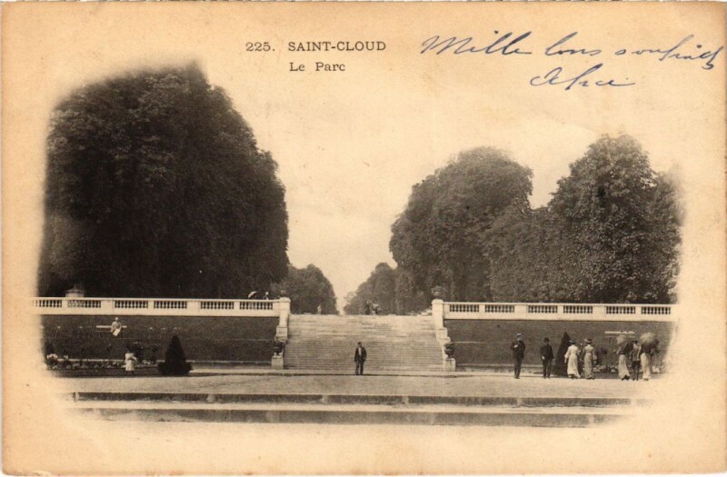 Carte postale ancienne Saint-Cloud Le Parc à Saint-Cloud