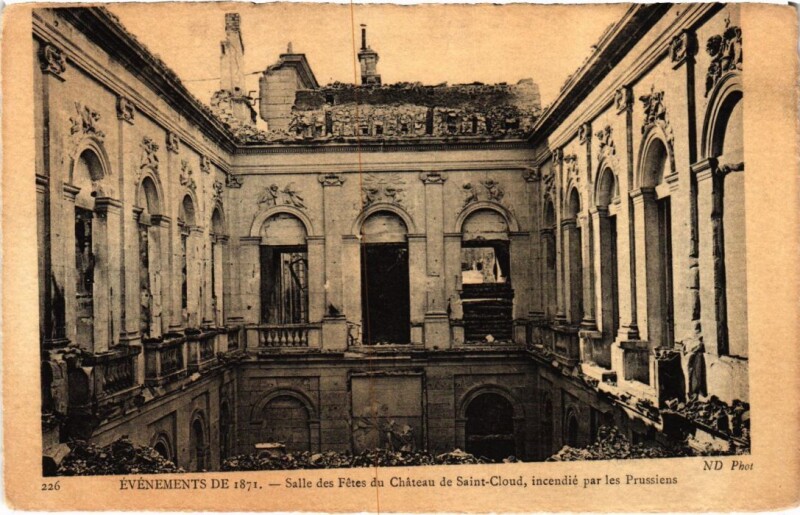 Carte postale ancienne Saint-Cloud Chateau Salles des Fetes Incendie par les Prussiens à Saint-Cloud