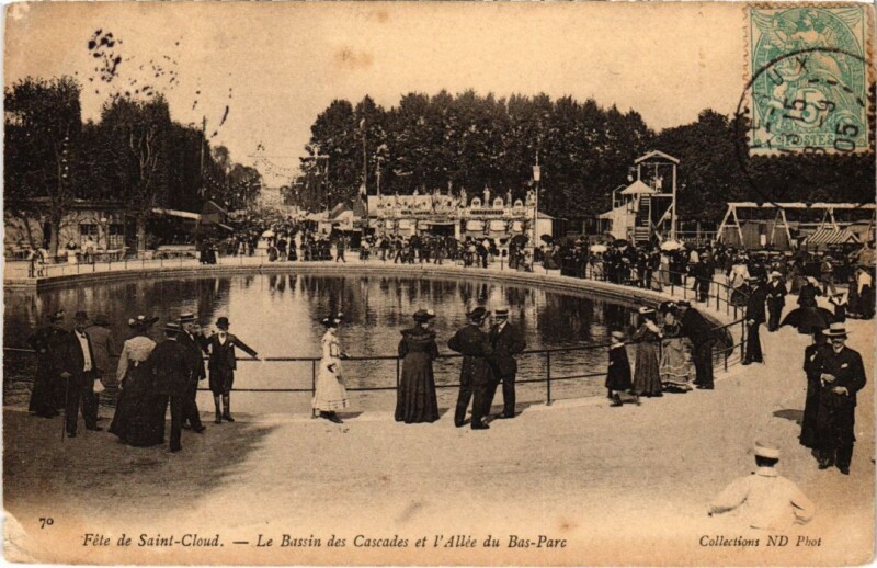 Carte postale ancienne Saint-Cloud Fete - Le Bassin des cascades et l'Allee du Bas-Parc à Saint-Cloud