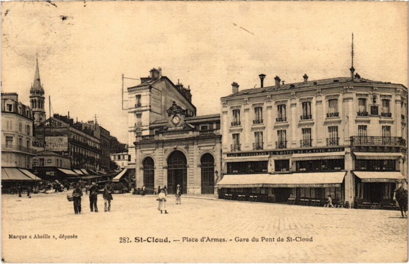 Carte postale ancienne Saint-Cloud Place d'Armes - Gare du Pont de Saint-Cloud à Saint-Cloud