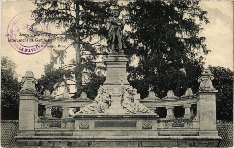 Carte postale ancienne Ville-d'Avray Sevres - Monument de Gambetta à Ville-d'Avray