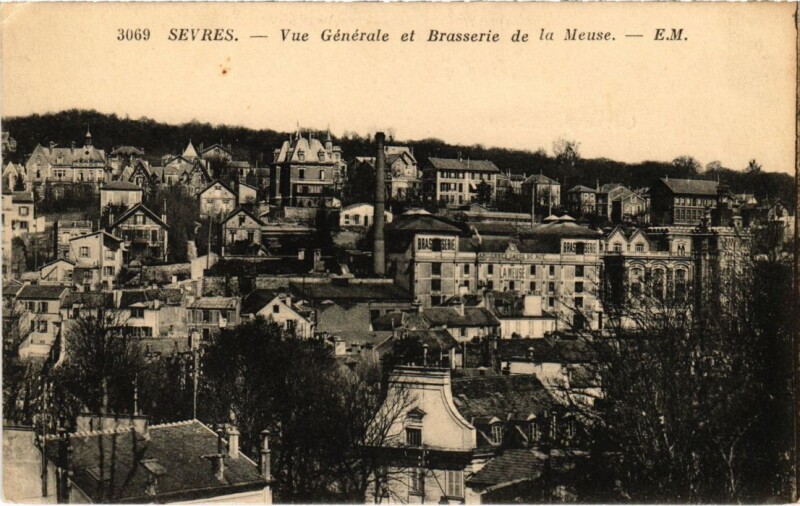 Carte postale ancienne Sevres Vue Generale et Brasserie de la Meuse