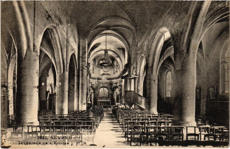 Carte postale ancienne Sevres Interieur de l'Eglise