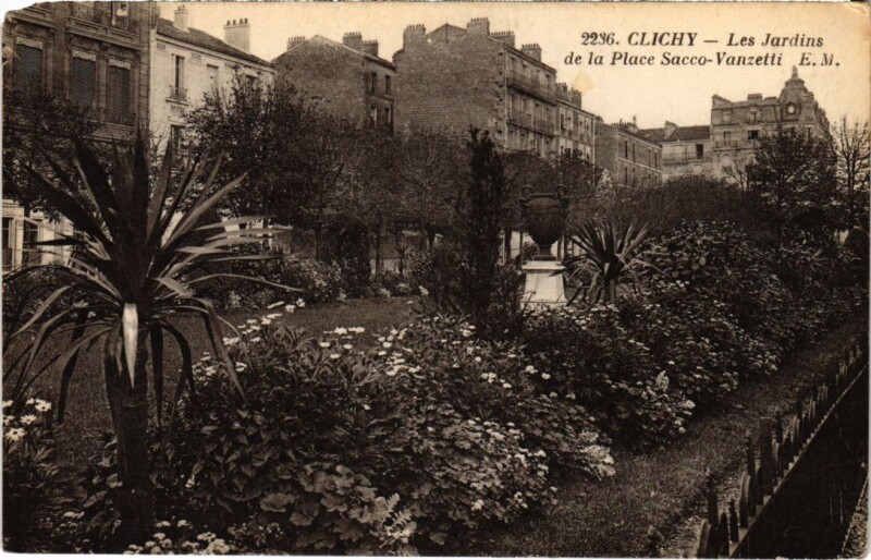 Carte postale ancienne Les Jardins de la Place Sacco-Vanzetti à Clichy