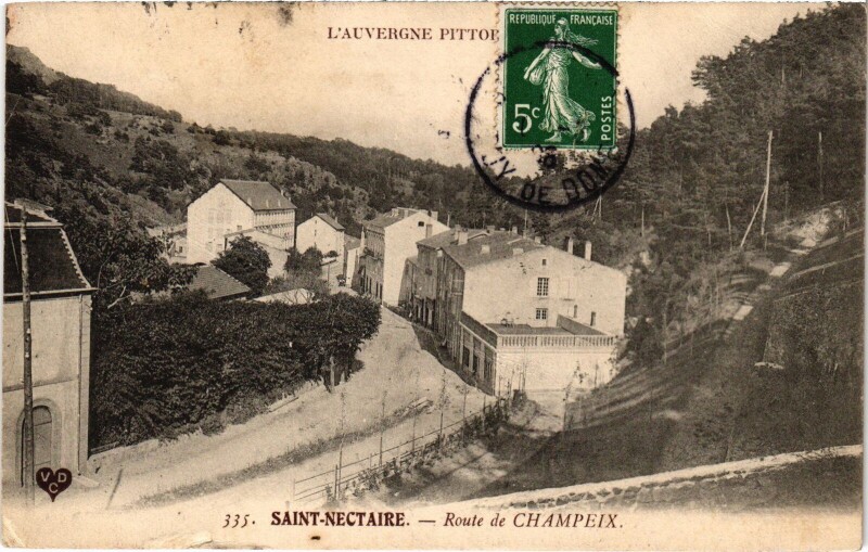 Carte postale ancienne Saint-Nectaire Route de Champeix France à Champeix