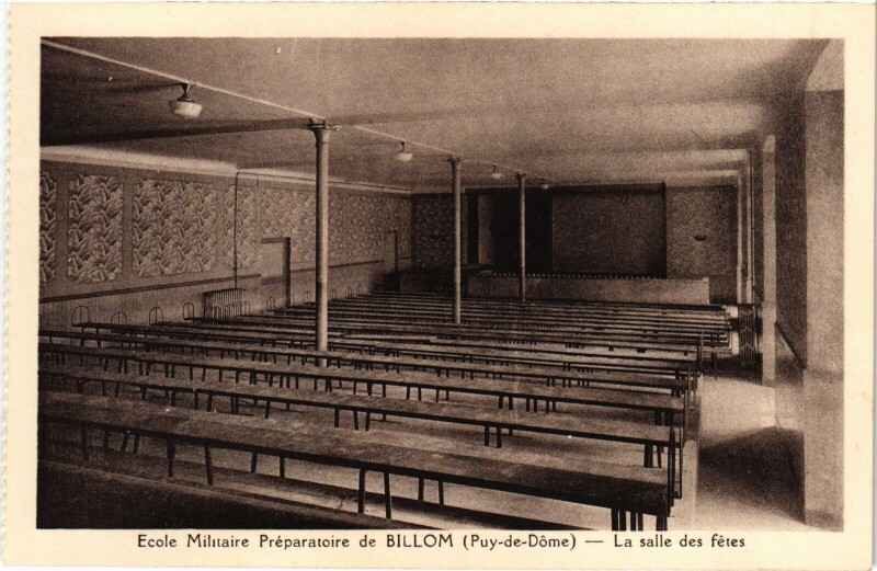 Carte postale ancienne Billom La salle des fetes France à Billom