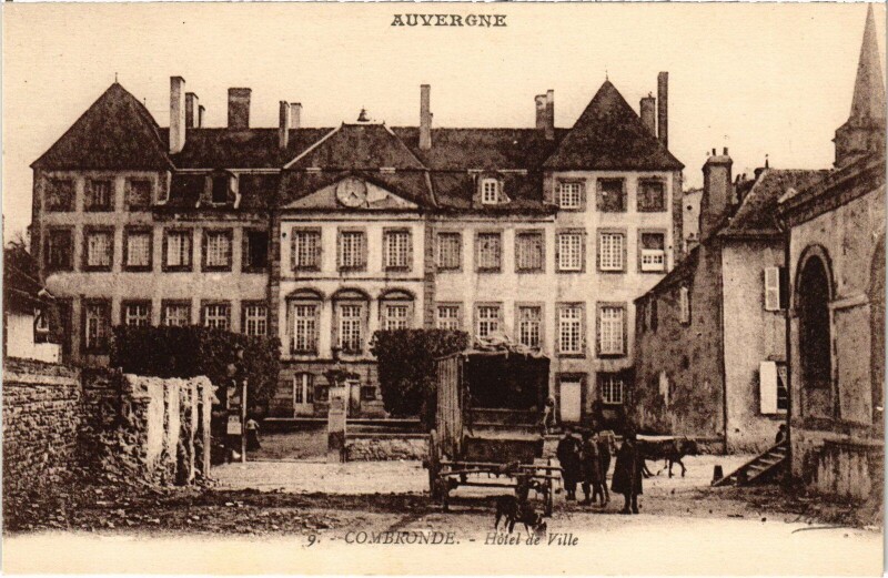 Carte postale ancienne Combronde Hotel de Ville France à Combronde