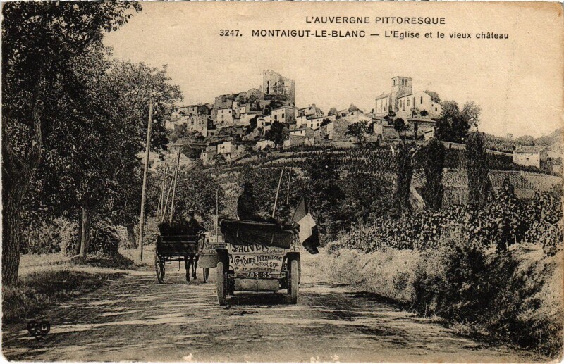 Carte postale ancienne Montaigut le Blanc L'Eglise et le vieux chateau France à Montaigut