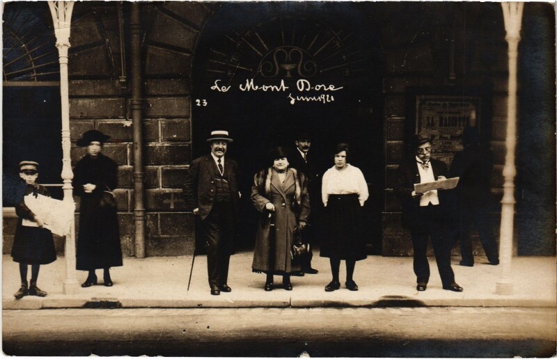 Carte postale ancienne Mont-Dore Real Photo on Postcard France à Mont-Dore