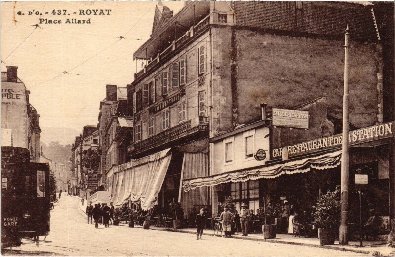 Carte postale ancienne Royat Place Allard France à Royat