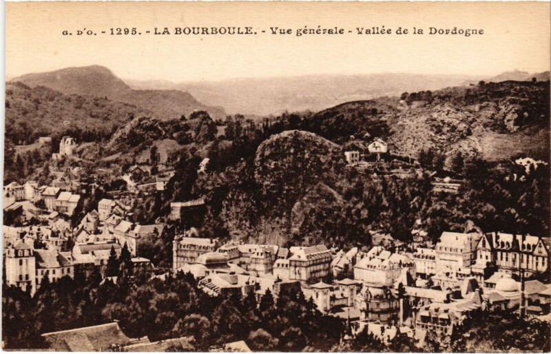 Carte postale ancienne La Bourboule Vue Generale, Vallee de la Dorogne France à La Bourboule