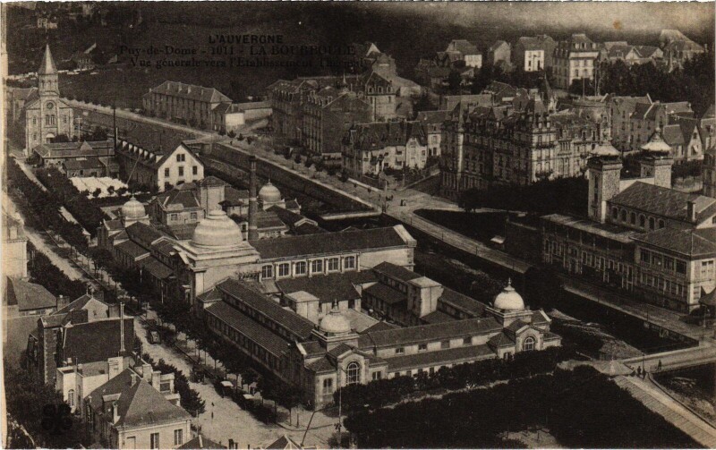 Carte postale ancienne La Bourboule Vue Generale vers l'Etablissement Thermal France à La Bourboule