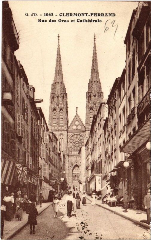 Carte postale ancienne Clermont-Ferrand Rue des Gras et Cathedrale France à Clermont-Ferrand